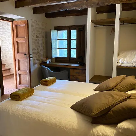 Cal Puig, Enoturismo Rural Entre Vinas Y Bosques *