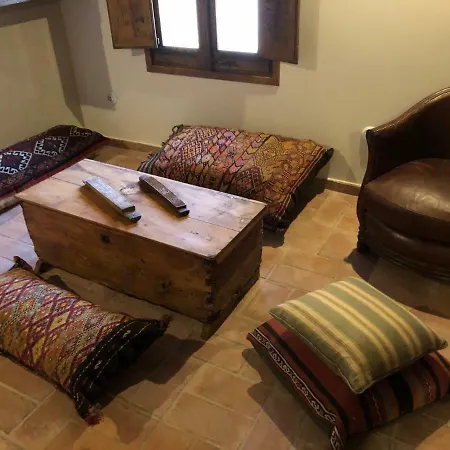 Villa Cal Puig, Enoturismo Rural Entre Vinas Y Bosques *
