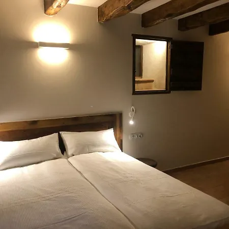 Villa Cal Puig, Enoturismo Rural Entre Vinas Y Bosques