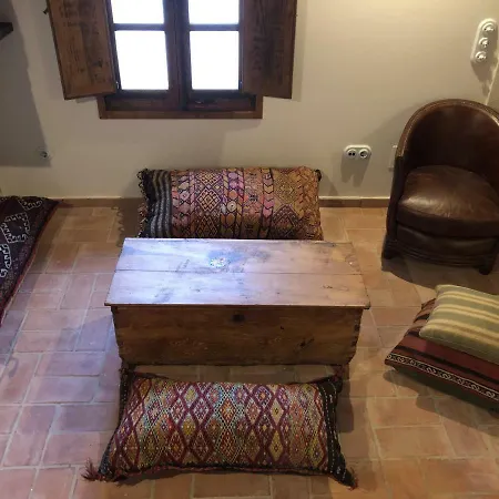 Cal Puig, Enoturismo Rural Entre Vinas Y Bosques Villa Juncosa